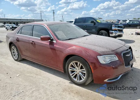 2016 Chrysler 300 Limited z USA, uszkodzony, nr VIN 2C3CCAAG4GH278237